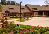 The Broadmoor at Creekside Park main entrance